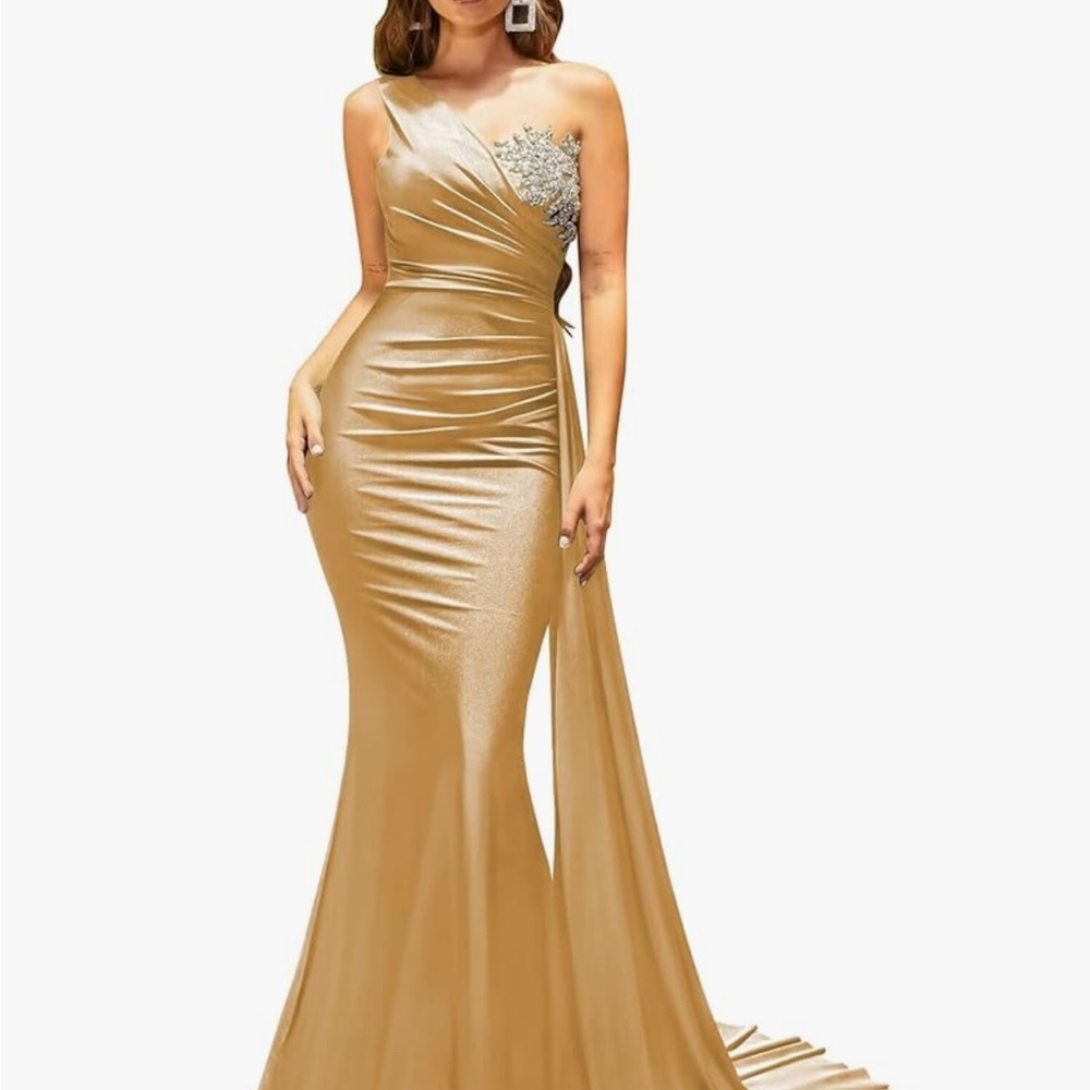 Elegant Gold Evening Gown